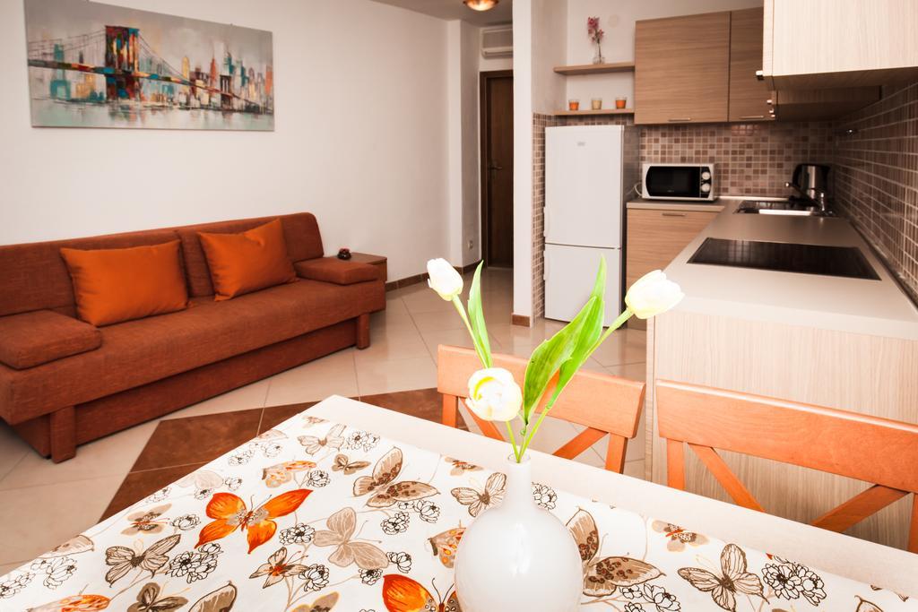 Holiday Home Amela Bol Eksteriør bilde
